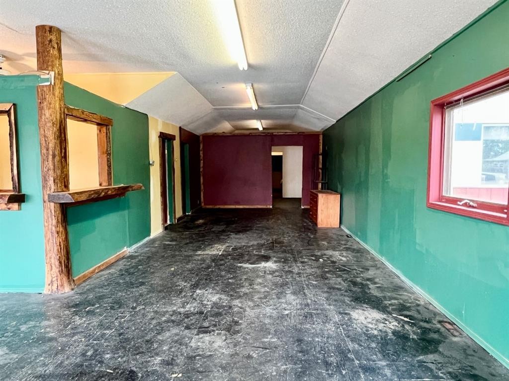 5019 50 Avenue, Caroline, AB