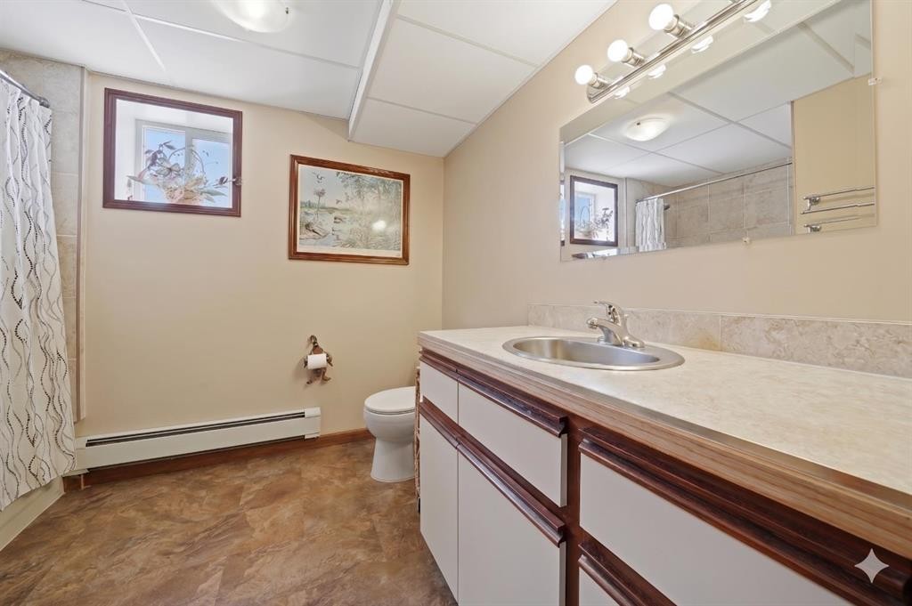 13 Destini Drive, White Sands, AB - Indoor Photo Showing Bathroom