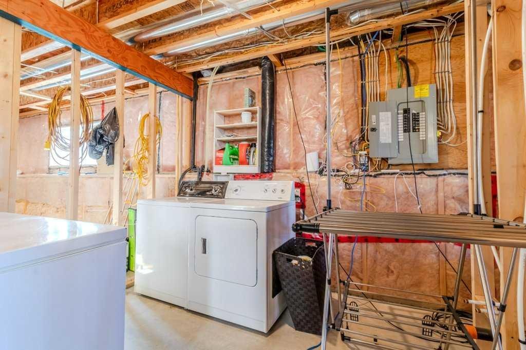 9 Cedar Crescent, Blackfalds, AB - Indoor Photo Showing Laundry Room