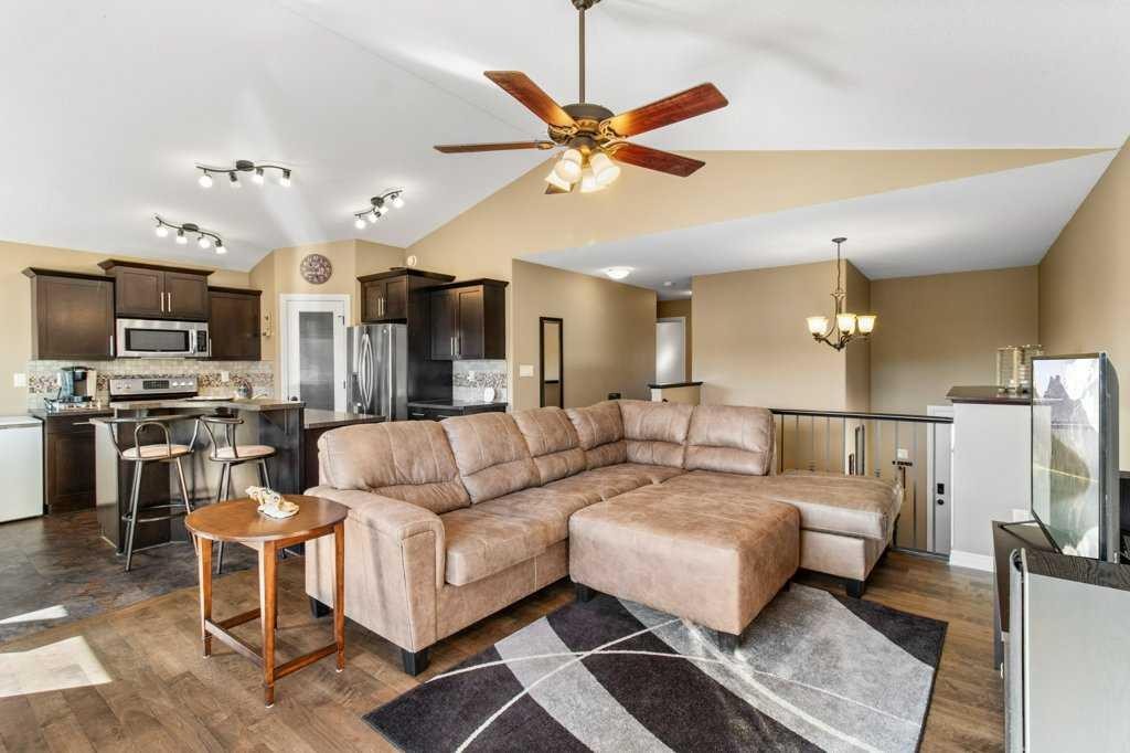 9 Cedar Crescent, Blackfalds, AB - Indoor Photo Showing Living Room