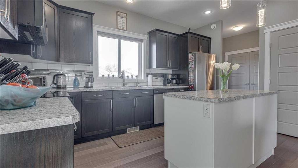 738 Cypress Lane, Springbrook, AB