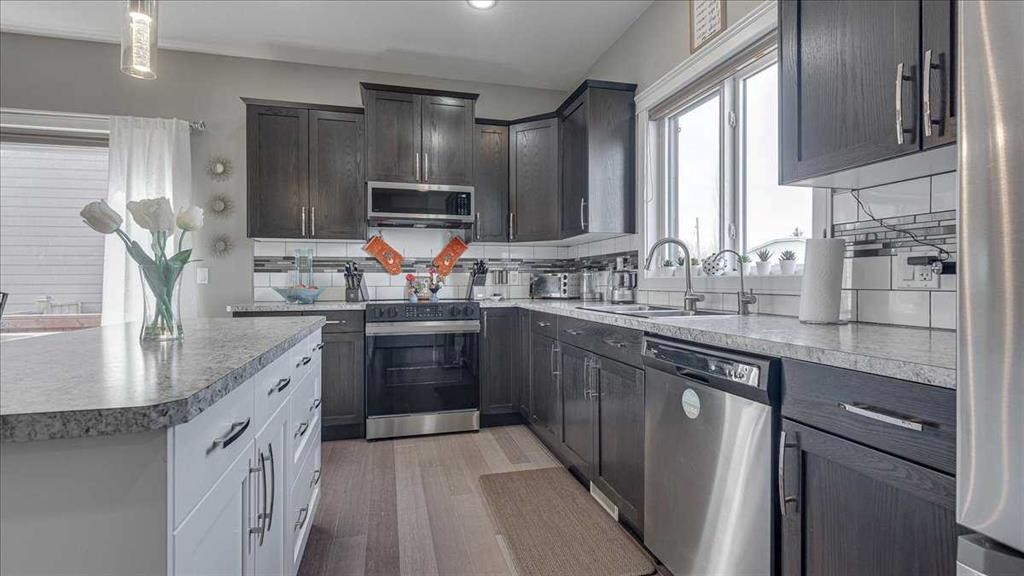738 Cypress Lane, Springbrook, AB