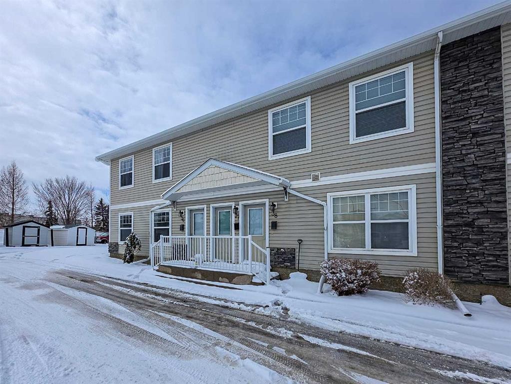 37-20 Jacobs Close, Red Deer, AB - Outdoor