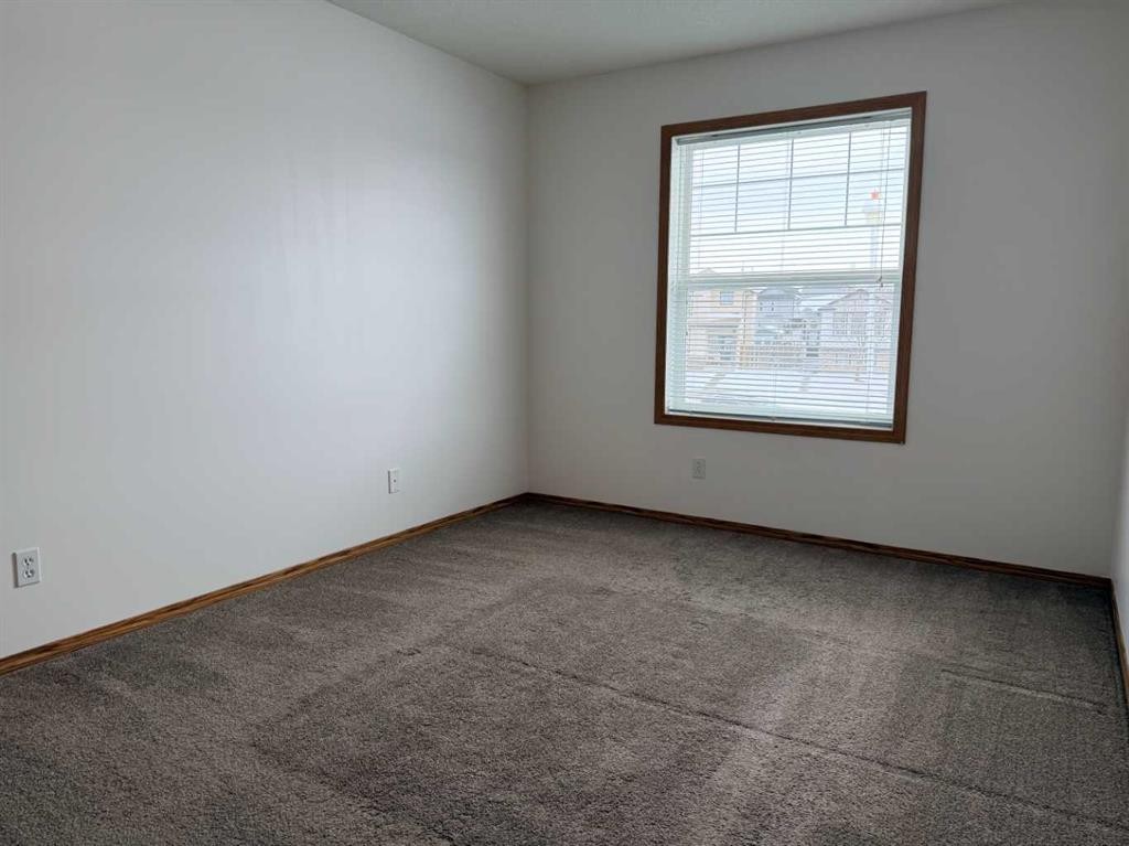 37-20 Jacobs Close, Red Deer, AB - Indoor Photo Showing Other Room