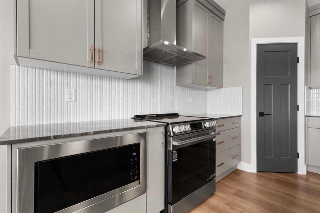 2 Aura Drive, Blackfalds, AB - Indoor Photo Showing Kitchen