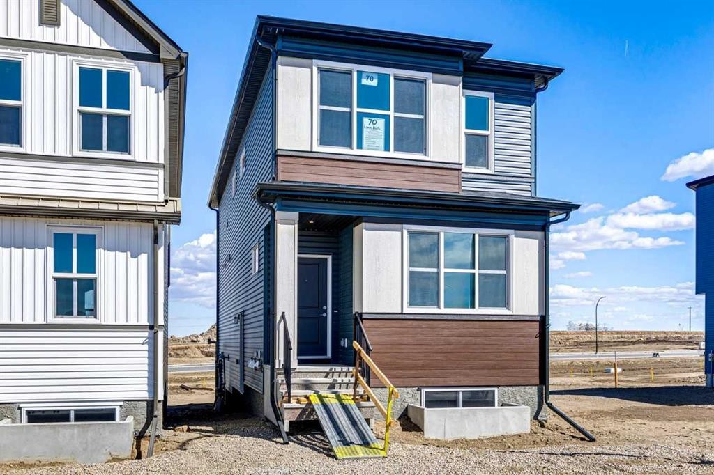 70 Lucas Heath Nw, Calgary, AB - Outdoor