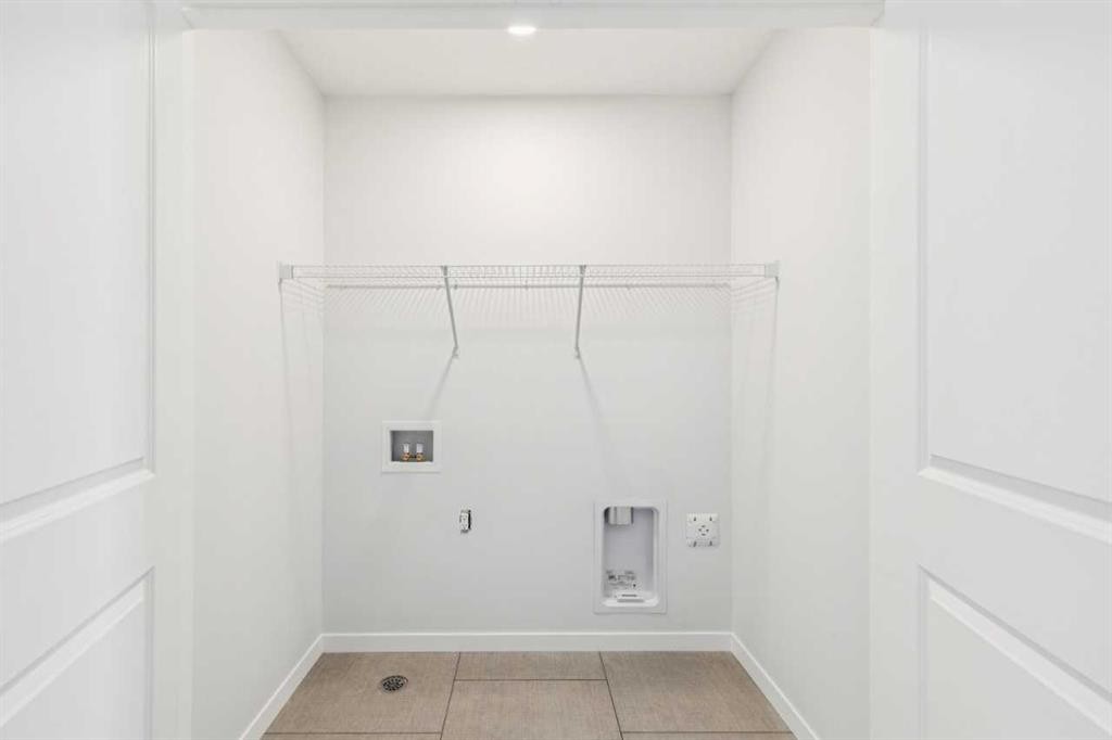 70 Lucas Heath Nw, Calgary, AB - Indoor