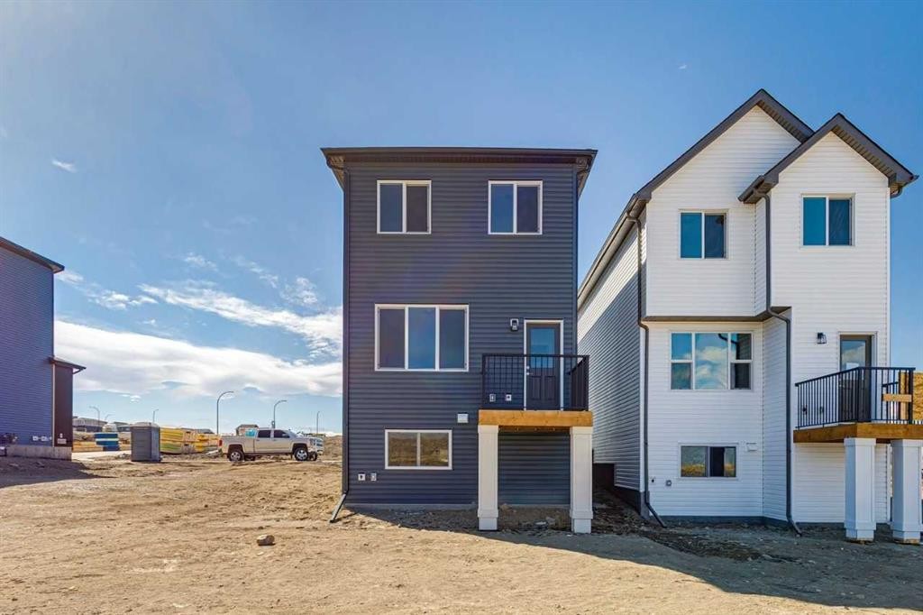 70 Lucas Heath Nw, Calgary, AB - Outdoor