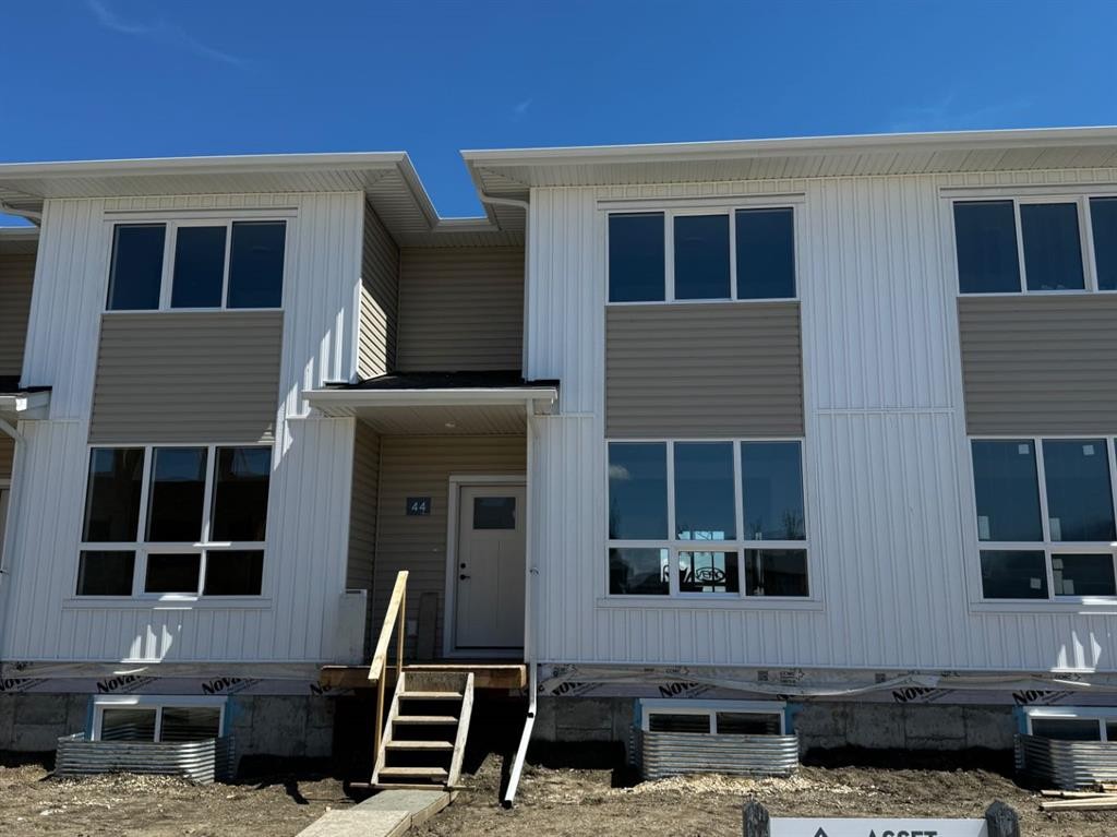 44 Lavelle Close, Red Deer, AB - Outdoor With Exterior