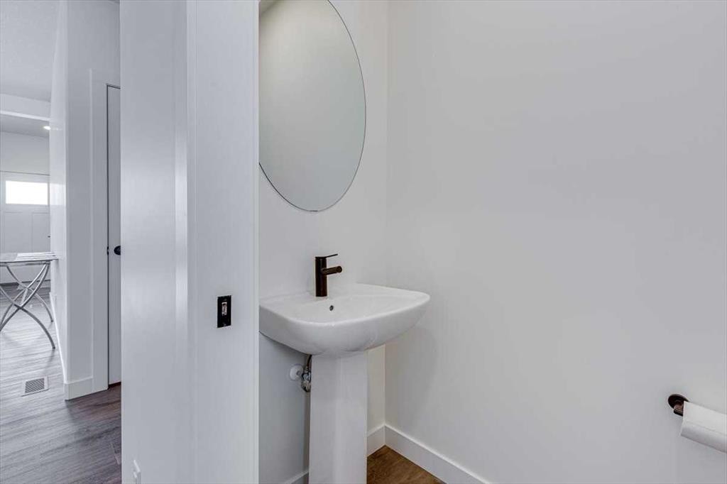 44 Lavelle Close, Red Deer, AB - Indoor Photo Showing Bathroom