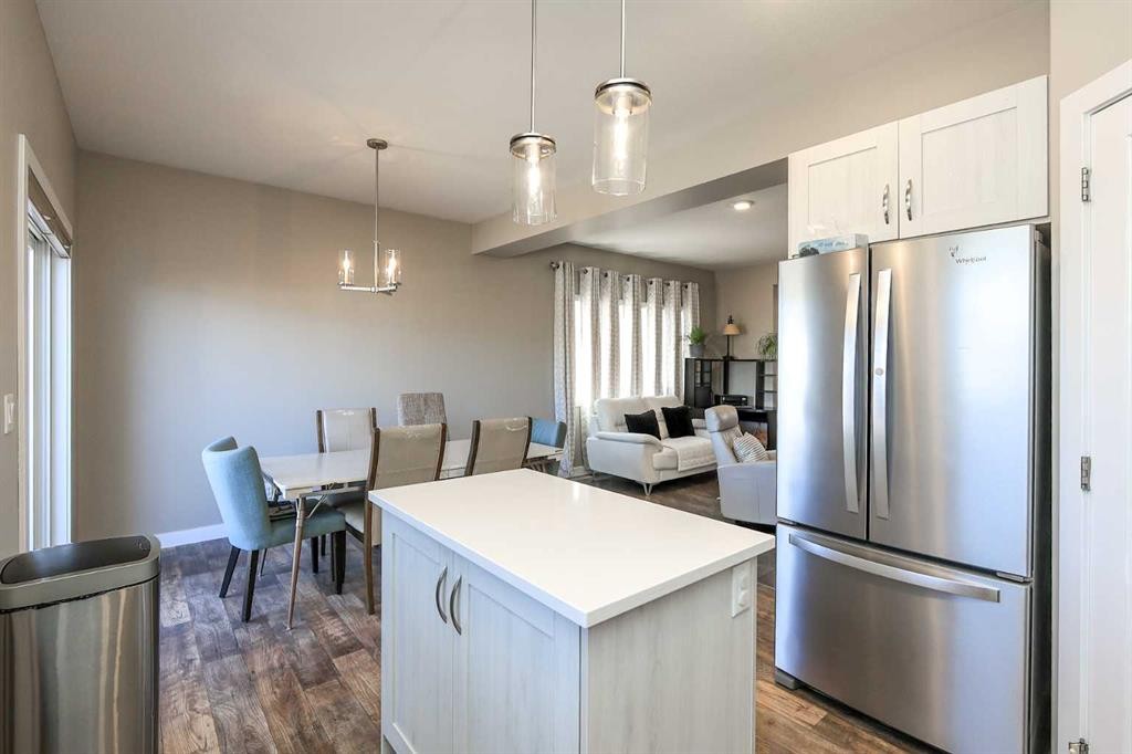 129 Ava Crescent, Blackfalds, AB - Indoor Photo Showing Other Room