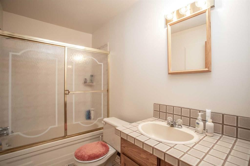 1 Sands Crescent, Rochon Sands, AB - Indoor Photo Showing Bathroom