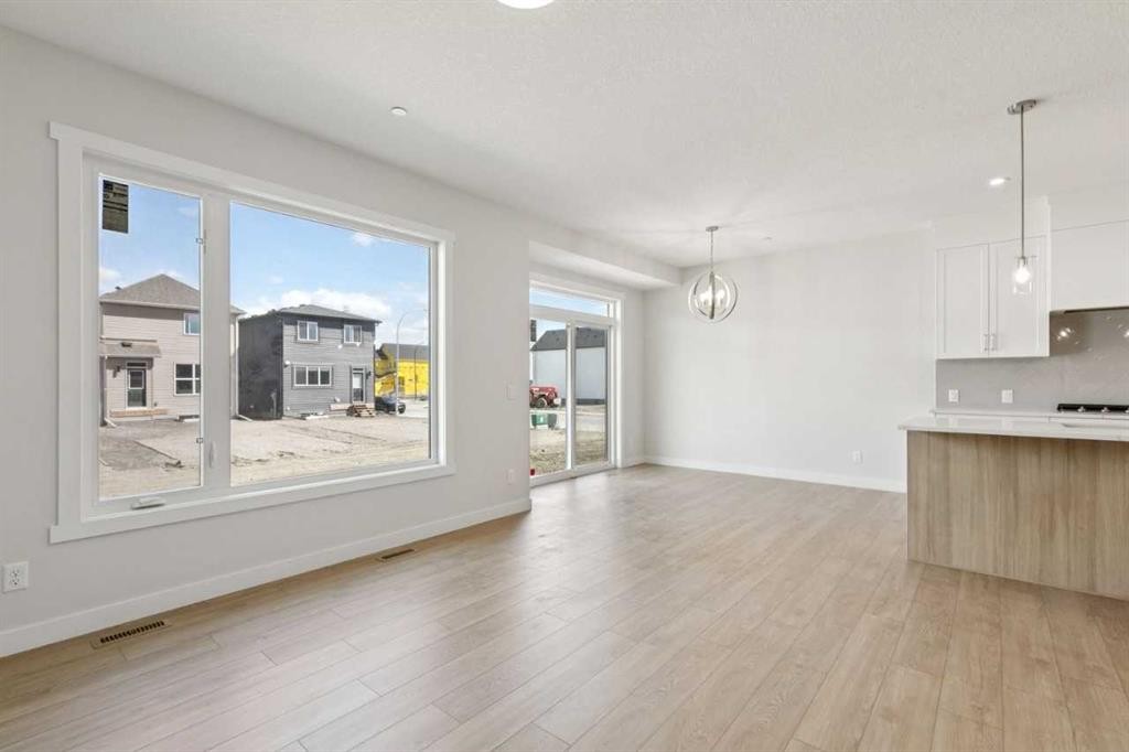 322 Hotchkiss Common Se, Calgary, AB - Indoor