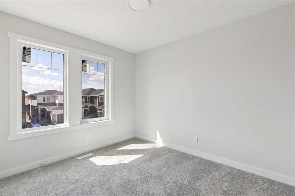 322 Hotchkiss Common Se, Calgary, AB - Indoor Photo Showing Other Room