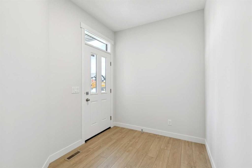 322 Hotchkiss Common Se, Calgary, AB - Indoor Photo Showing Other Room