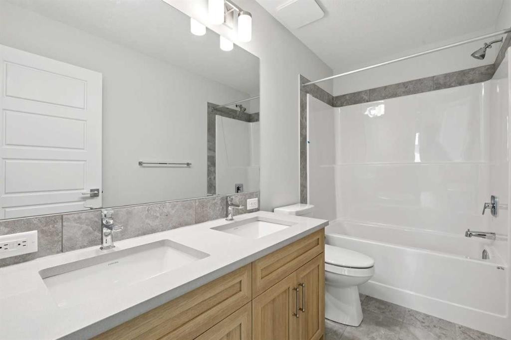 322 Hotchkiss Common Se, Calgary, AB - Indoor Photo Showing Bathroom