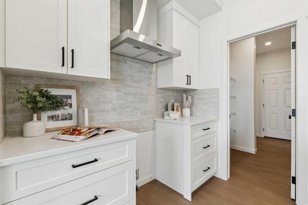65 Bartlett Way Se, Calgary, AB - Indoor Photo Showing Kitchen