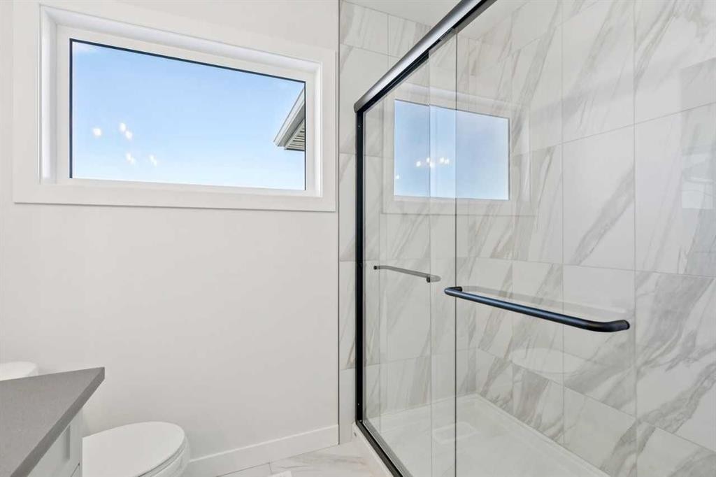 339 Fireside Drive, Cochrane, AB - Indoor Photo Showing Bathroom