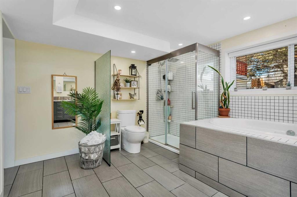 11 Pearson Crescent, Red Deer, AB - Indoor Photo Showing Bathroom