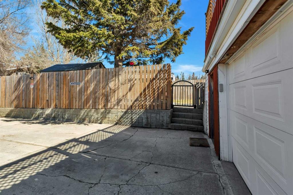 11 Pearson Crescent, Red Deer, AB - Outdoor