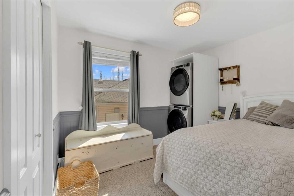 120 Devilder Avenue, Trochu, AB - Indoor Photo Showing Bedroom