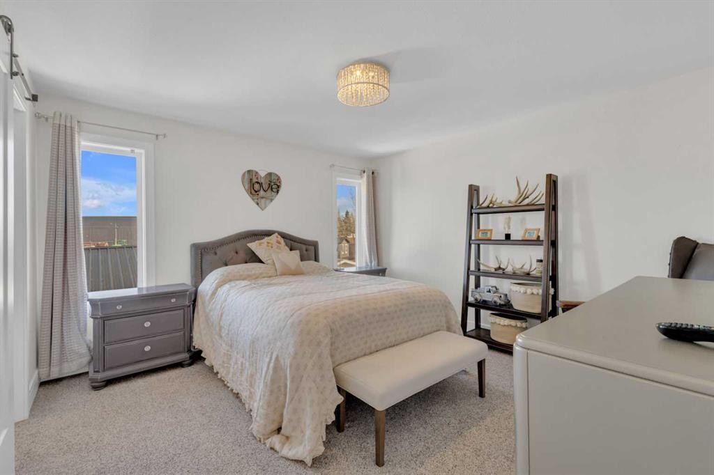 120 Devilder Avenue, Trochu, AB - Indoor Photo Showing Bedroom