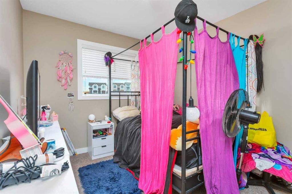 17 Crestview Boulevard, Sylvan Lake, AB - Indoor