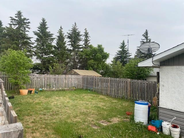 5325 53 Avenue, Bashaw, AB - Outdoor With Backyard