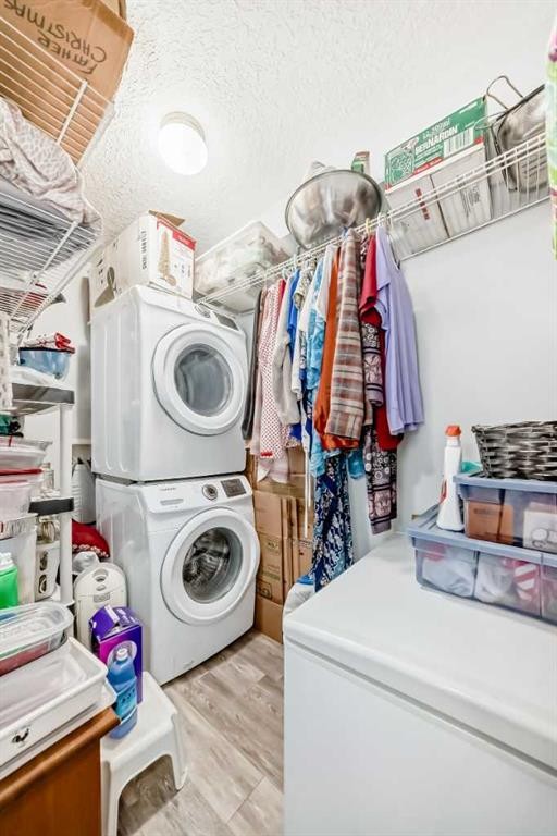 214-60 Jacobs Close, Red Deer, AB - Indoor Photo Showing Laundry Room