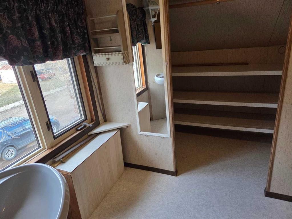 5221 49 Street, Castor, AB - Indoor Photo Showing Other Room