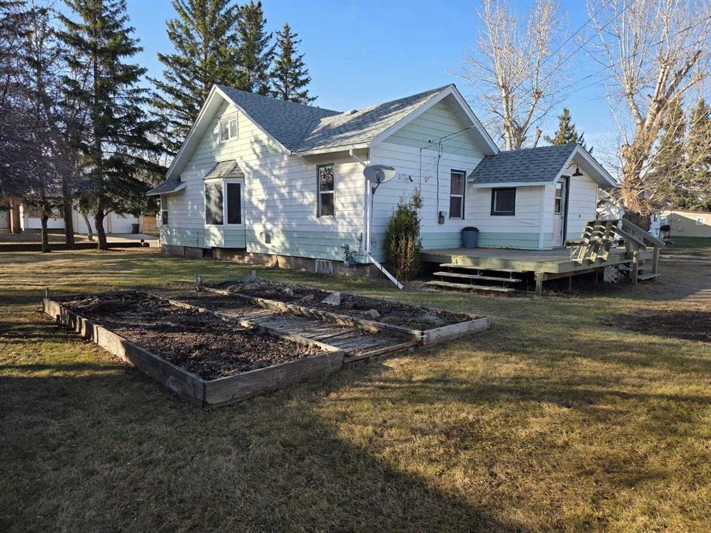 5221 49 Street, Castor, AB - Outdoor