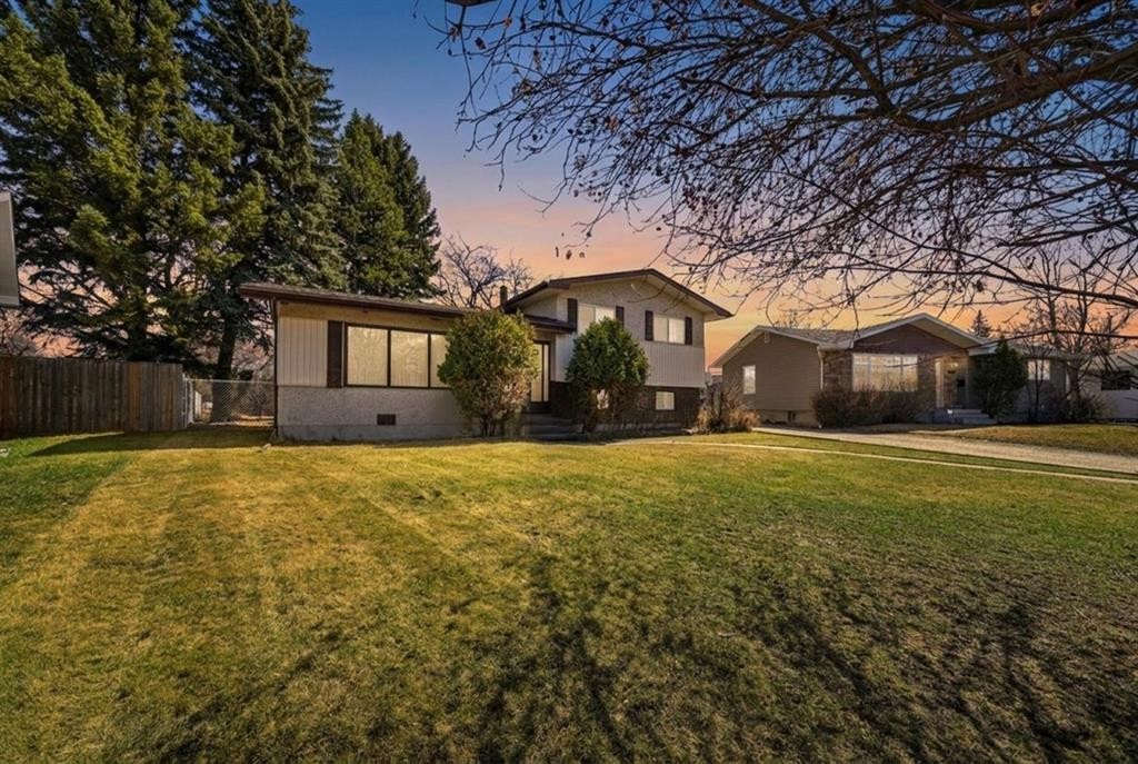 3301 41 Avenue, Red Deer, AB - Outdoor