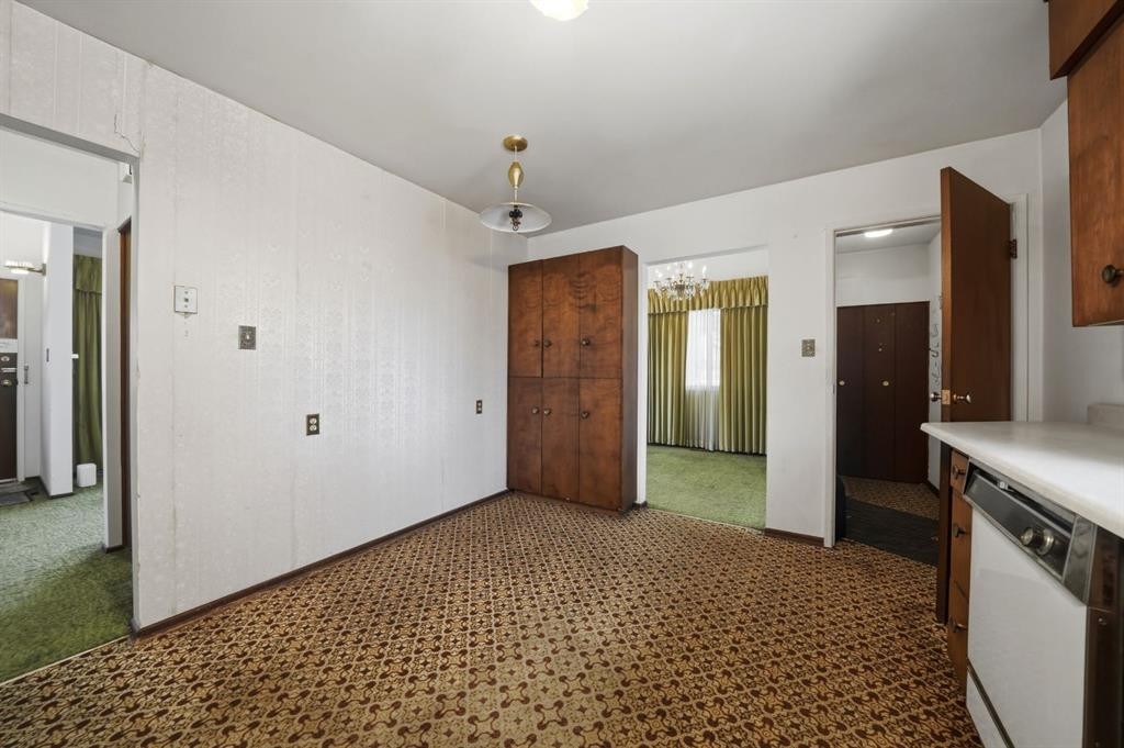 3301 41 Avenue, Red Deer, AB - Indoor