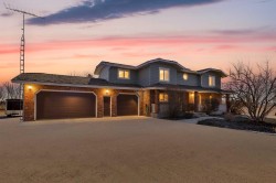 5215 67 Street Ponoka, AB T4J 1K3