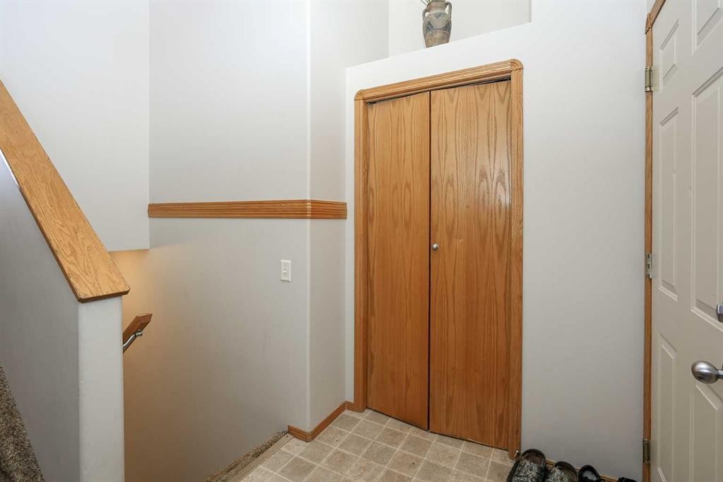 77 Duval Crescent, Red Deer, AB - Indoor Photo Showing Other Room