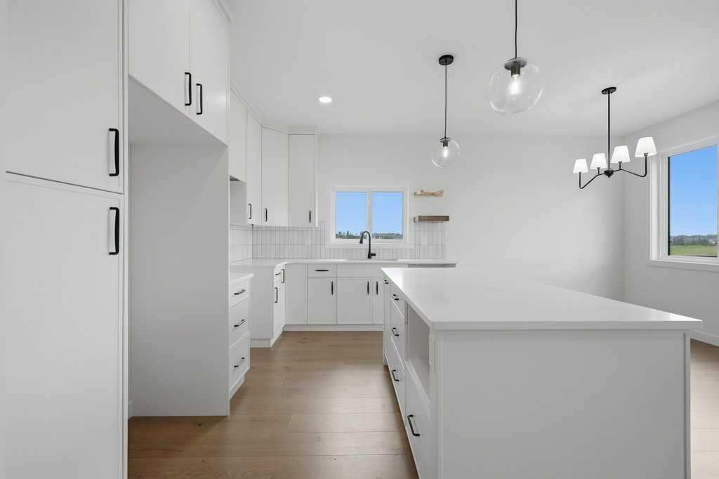 37 Maclean Close, Blackfalds, AB - Indoor Photo Showing Kitchen With Upgraded Kitchen