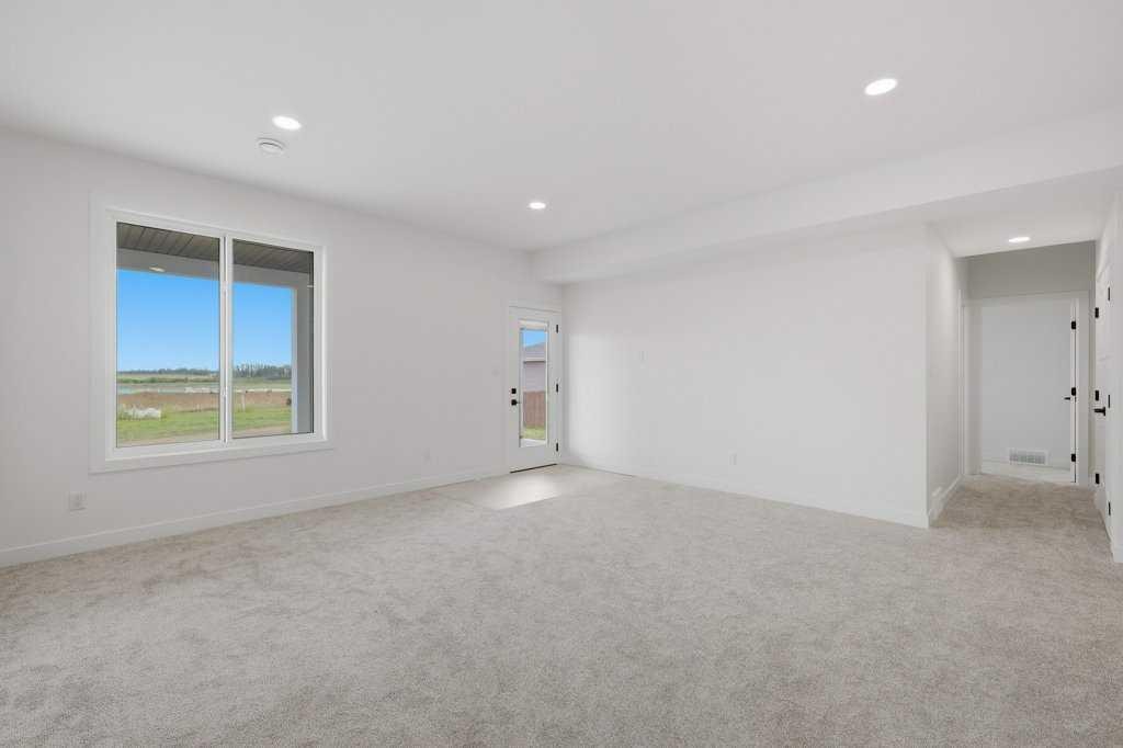 37 Maclean Close, Blackfalds, AB - Indoor Photo Showing Other Room