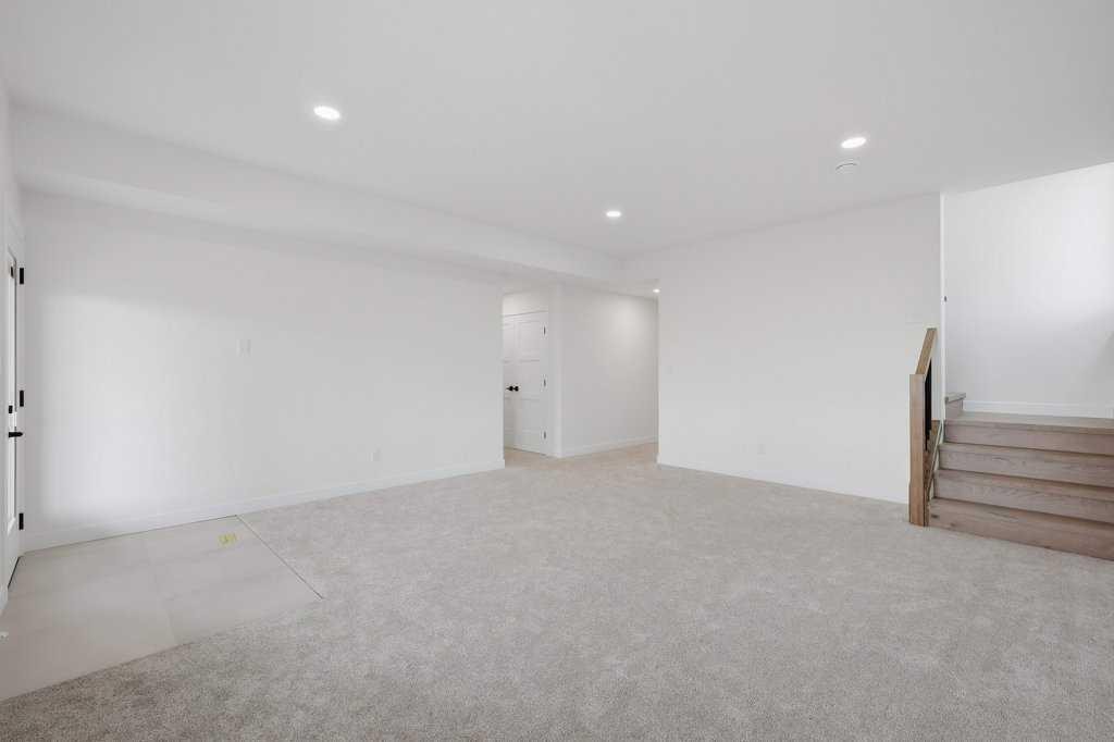 37 Maclean Close, Blackfalds, AB - Indoor Photo Showing Other Room