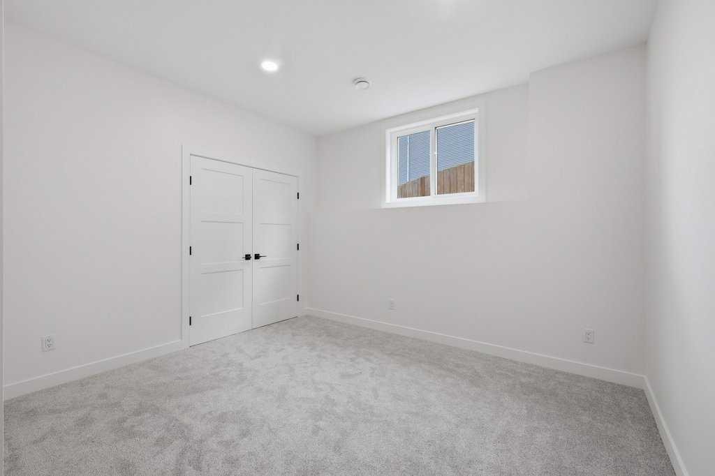 37 Maclean Close, Blackfalds, AB - Indoor Photo Showing Other Room