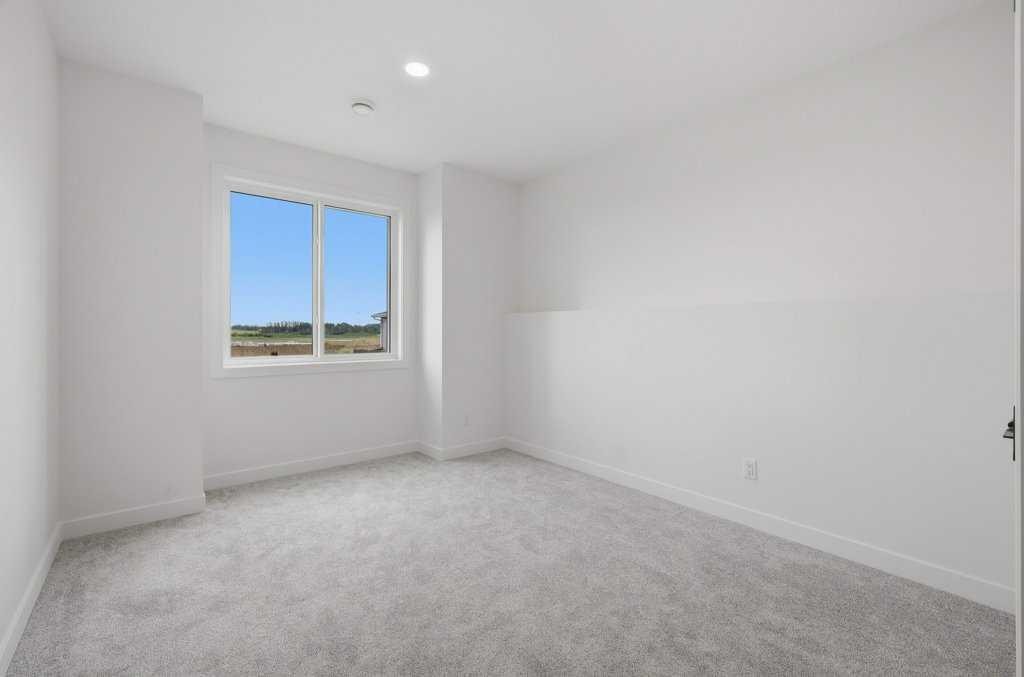 37 Maclean Close, Blackfalds, AB - Indoor Photo Showing Other Room