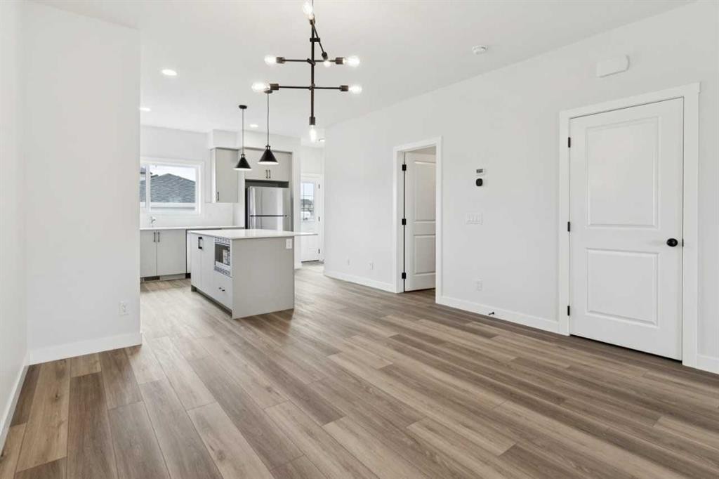 244 Drystone Walk Nw, Calgary, AB - Indoor Photo Showing Kitchen