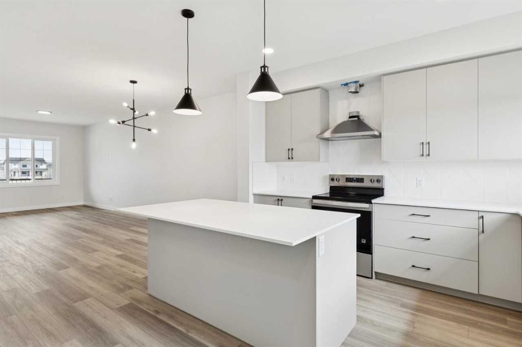 244 Drystone Walk Nw, Calgary, AB - Indoor Photo Showing Kitchen With Upgraded Kitchen