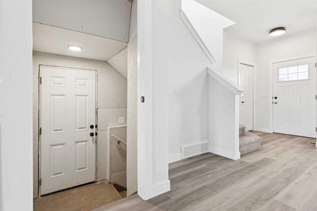 244 Drystone Walk Nw, Calgary, AB - Indoor Photo Showing Other Room