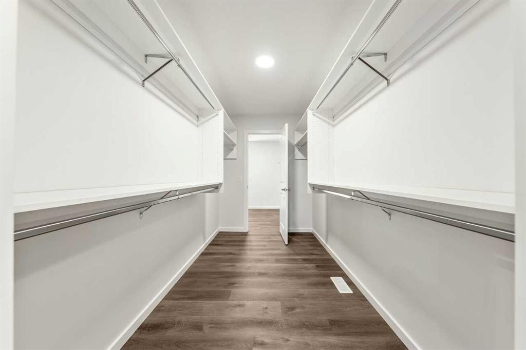 8 Heritage Link, Cochrane, AB - Indoor