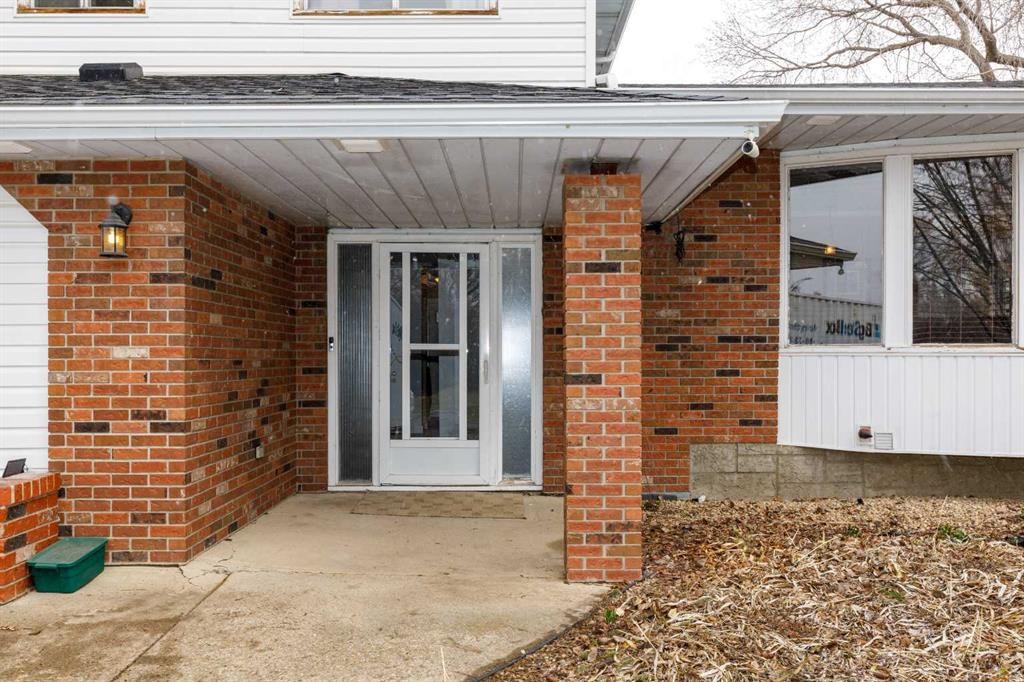 27 Wallace Close, Red Deer, AB - Outdoor With Exterior