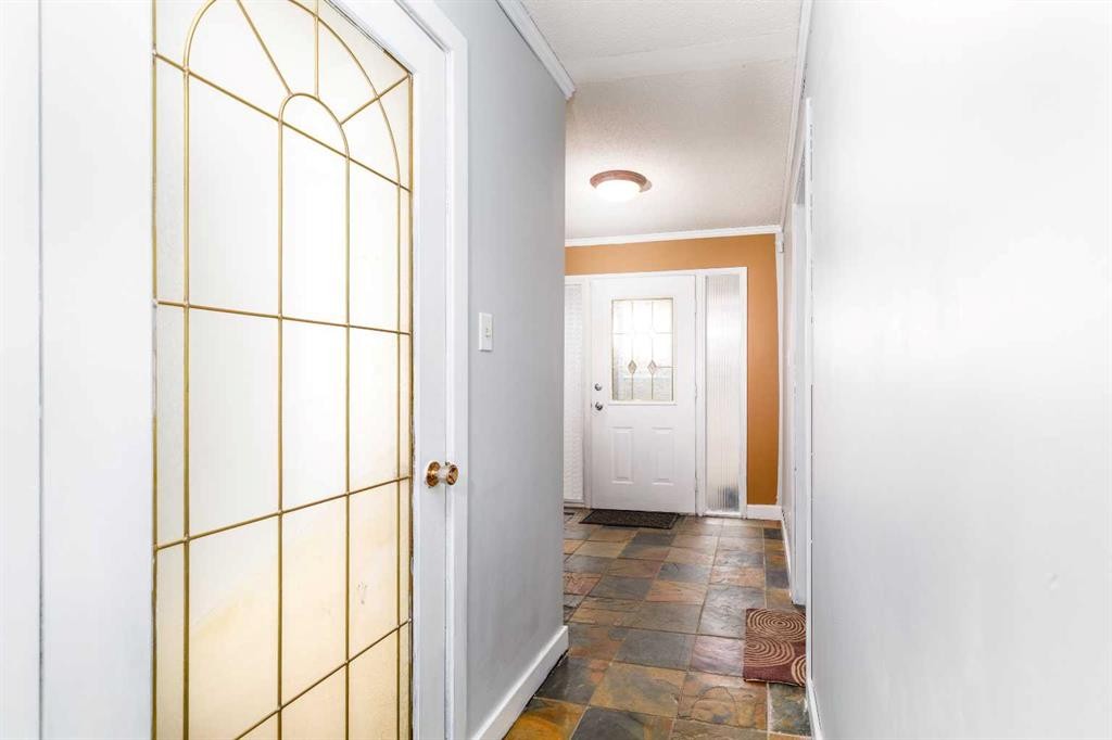 27 Wallace Close, Red Deer, AB - Indoor Photo Showing Other Room