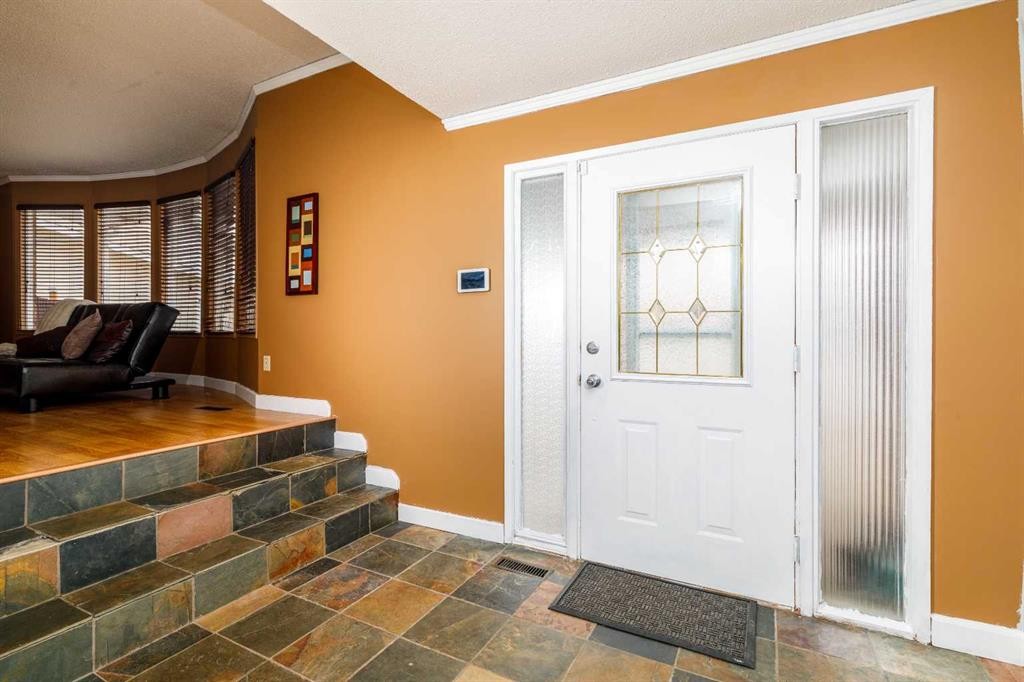 27 Wallace Close, Red Deer, AB - Indoor Photo Showing Other Room