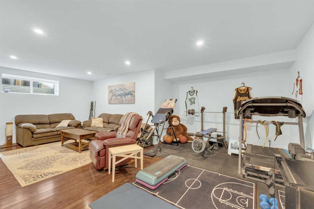 22 Jenner Crescent, Red Deer, AB - Indoor Photo Showing Other Room