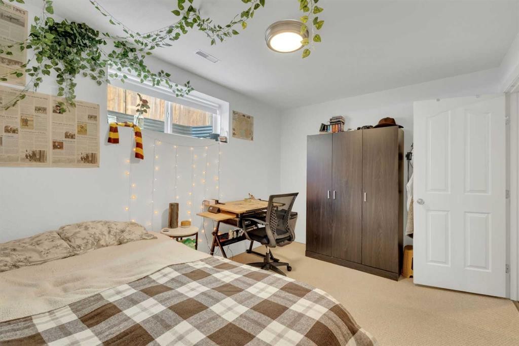22 Jenner Crescent, Red Deer, AB - Indoor Photo Showing Bedroom