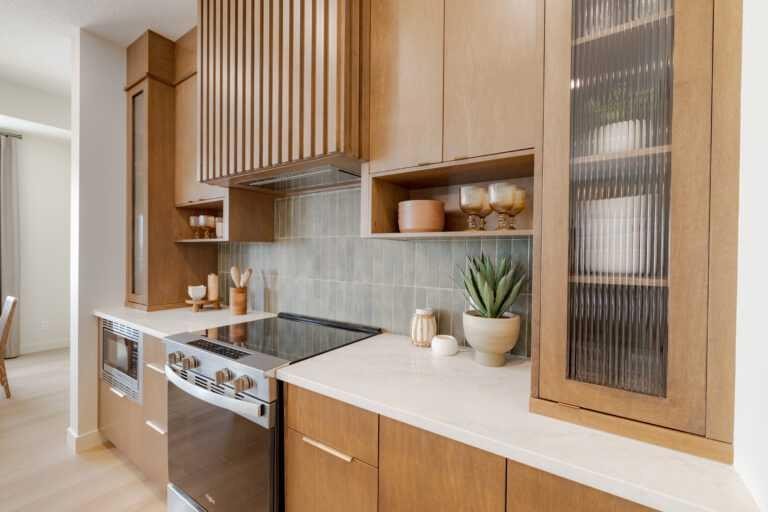 194 Drystone Way Nw, Calgary, AB - Indoor Photo Showing Kitchen With Upgraded Kitchen